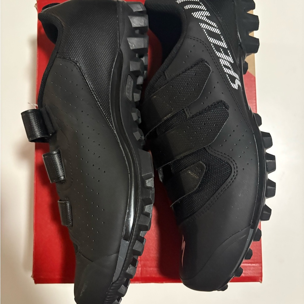 Specialized Black Cycling Shoes - Picture 5 of 7